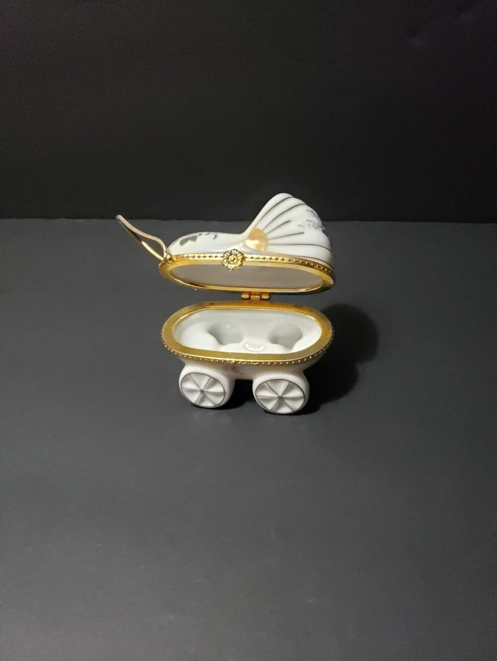 BABY CARRIAGE Floral Trinket Holder